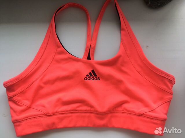 Спортивный топ adidas Спортивный топ adidas