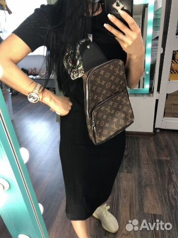Сумка Louis Vuitton через плечо