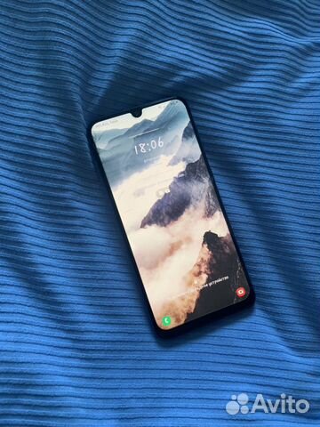 Телефон Samsung A50 Телефон Samsung A50