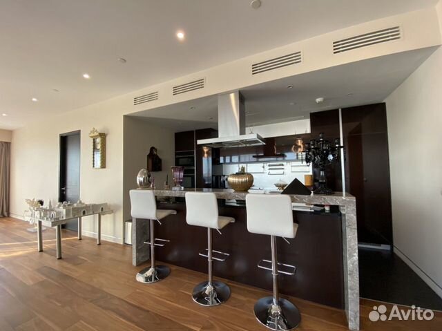 3-к квартира, 200 м², 55/87 эт.