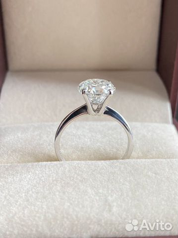 Кольцо с бриллиантом 3.01