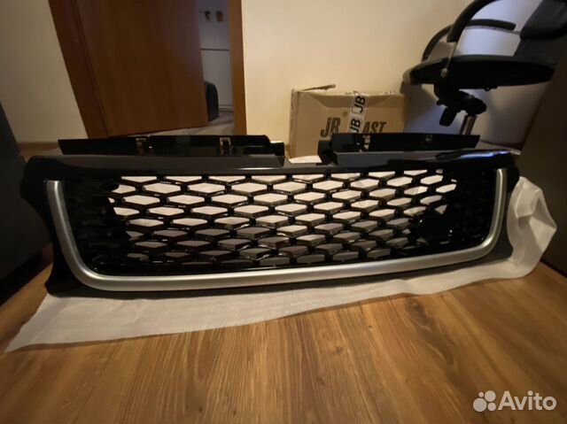 Решётка радиатора и жабры на Range Rover