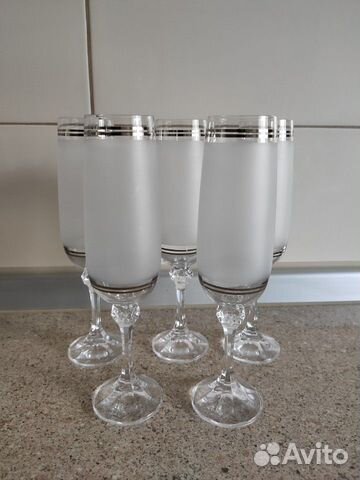 Бокалы под шампанское