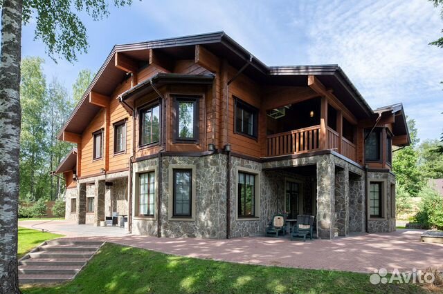 Коттедж 530 м² на участке 22 сот.