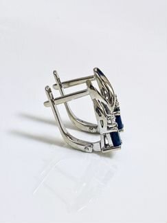 Серьги из белого золота с бриллиантами и сапфирами