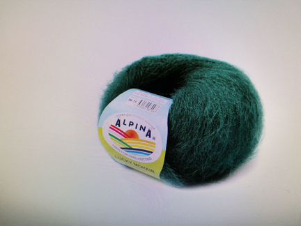 Пряжа - 8 мотков по 50 гр. (150м.)