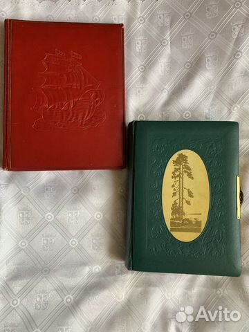 Два старинных фотоальбома