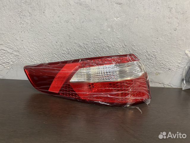 Kia Rio 3 задний левый фонарь