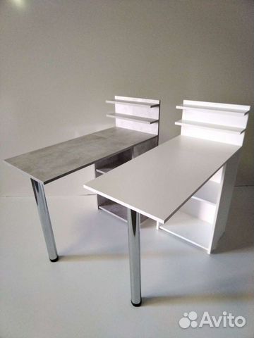 Маникюрный стол