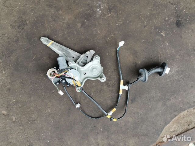 Стеклоподъёмник задний левый Camry V40