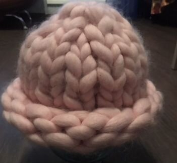 Продам вязанные шапки ручной работы