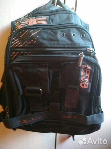 Рюкзак б/у 1 месяц (отл.сост.),качественный,замки