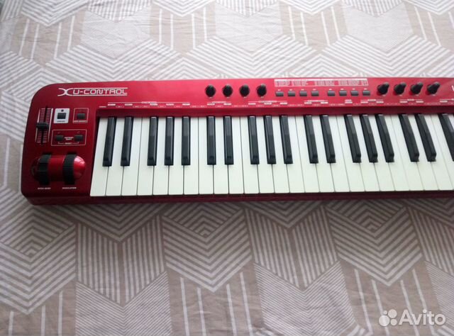 Midi-клавиатура Behringer UMX610