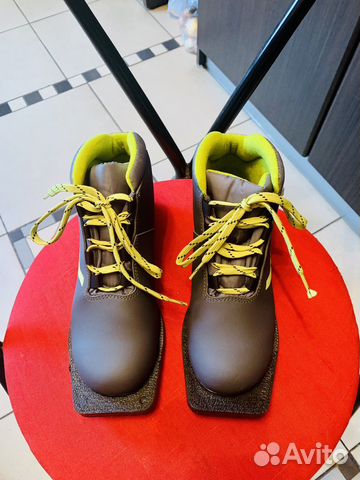 Лыжные ботинки детские 35 р(для двойняшек)