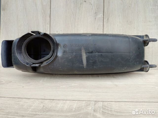 Корпус резонатор воздушного фильтра Пежо 406