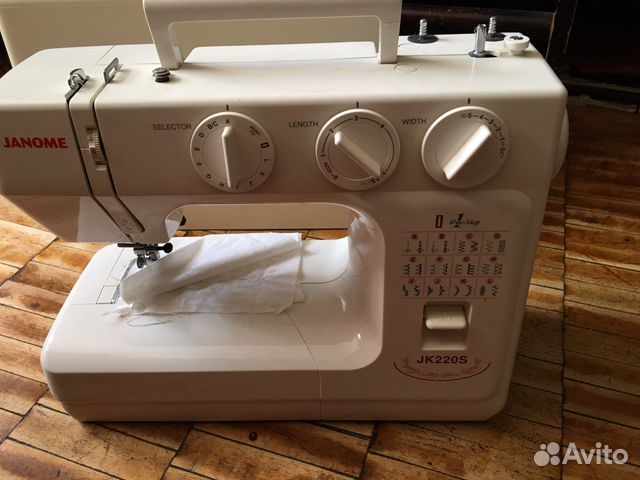 Швейная машинка janome с педалью JK220S