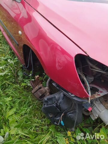 Правое переднее крыло пежо 307 красное