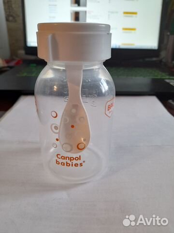 Бутылочка с ложкой для первого прикорма