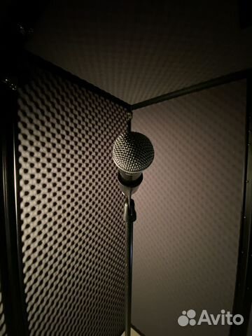 Вокальная звукоизоляционная дикторская кабина