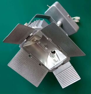 Прожектор галогеновый