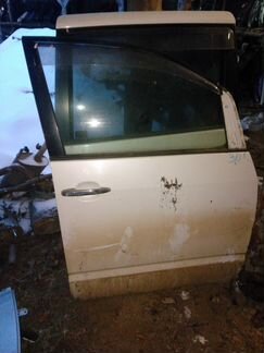 Двери Тойота Вокси R60