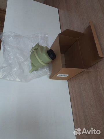 Бачок гура Renault Kaptur