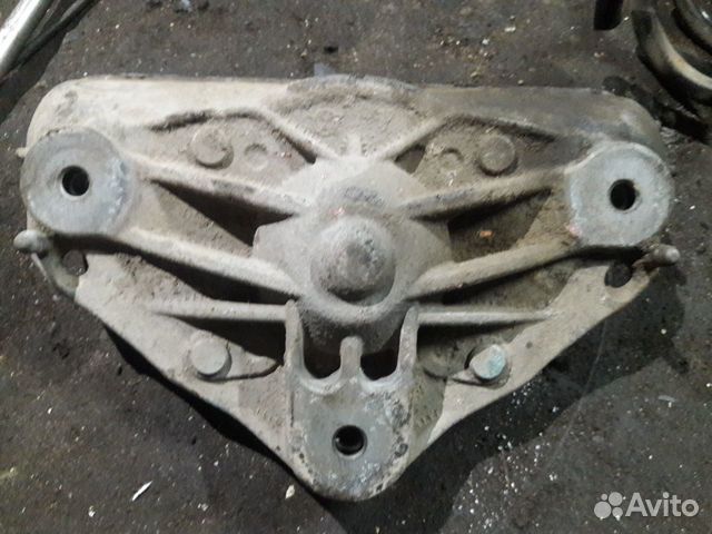 Опора стойки передняя Volkswagen Touareg