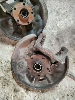 Ауди а8 д3 Кулак поворотный задний прав