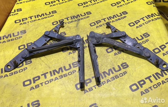 Петли крышки багажника Audi 80 B3