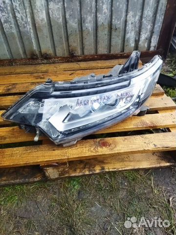 Фара левая Mitsubishi Outlander 2018