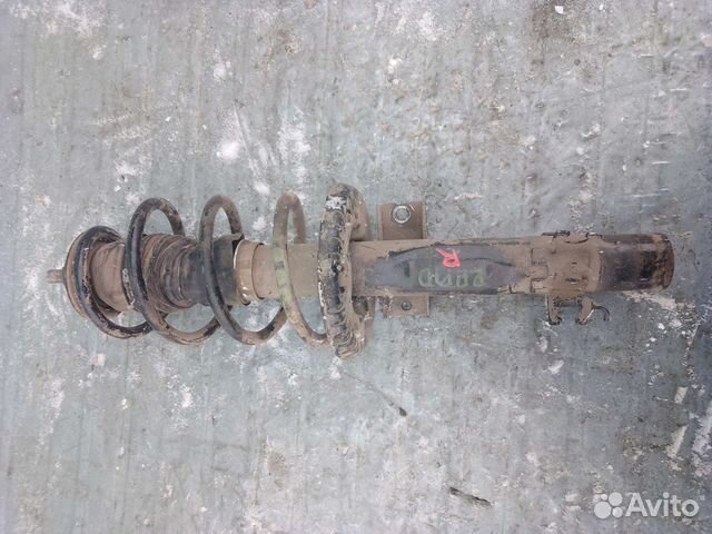 Стойка передняя Фольксваген Поло Шкода Рапид