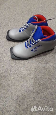 Лыжные ботинки