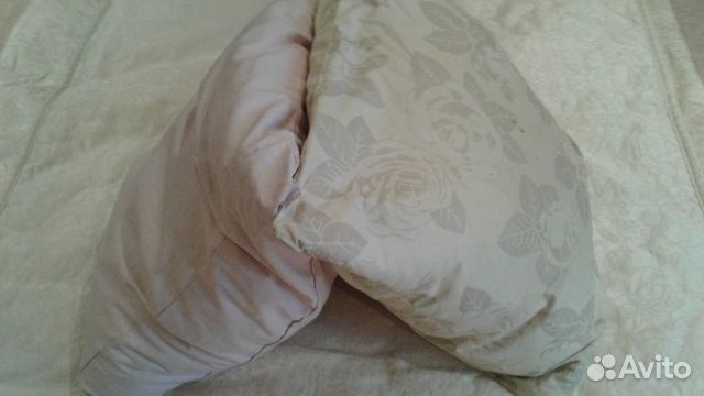 Подушки и комплекты пастельного белья