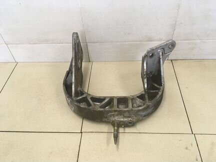 Кронштейн кпп Rezzo 2005-2010