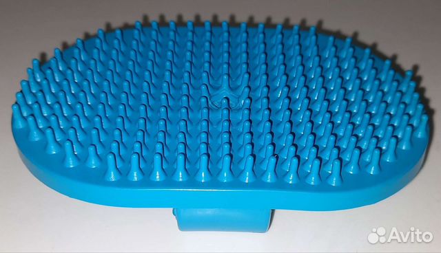 Расческа резиновая для вычесывния шерсти животных
