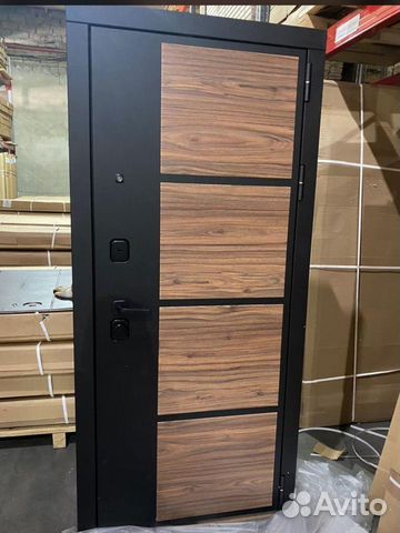 Дверь входная с зеркалом