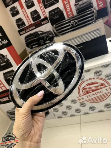 Эмблема стеклянная Toyota E127