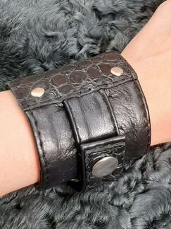 Браслет из кожи крокодила