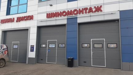 Секционные ворота Алютех ProTrend с калиткой