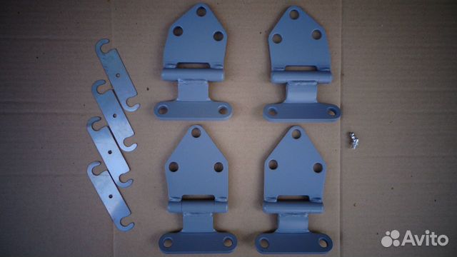 Петли на двери багажника Toyota Land Cruiser