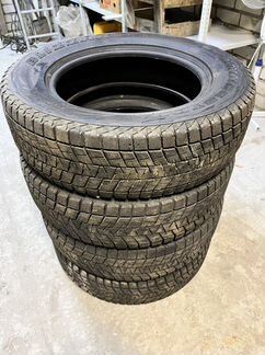 Bridgestone Blizzak DM-V1 215/70 R17 101R