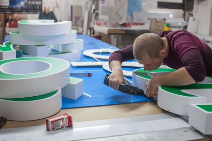 Изготовление световых вывесок