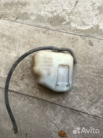 Расширительный бачок радиатора