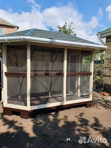 Вольер для белок и енотов