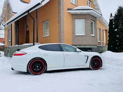 Porsche Panamera GTS, 2012