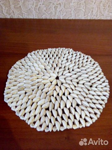 Подставка под горячее из ракушек