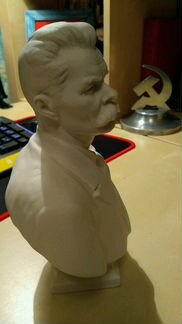 Бюст. М. Горький. лфз. Форфор