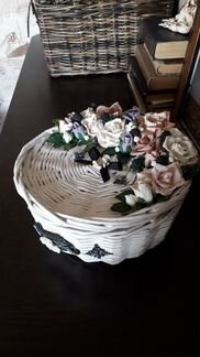 Шкатулка плетеная с цветами подарочная