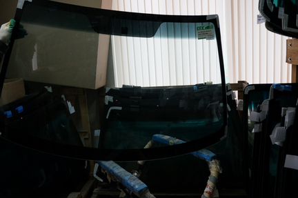 Стекло лобовое Nissan Almera 00 (Ниссан Альмера)