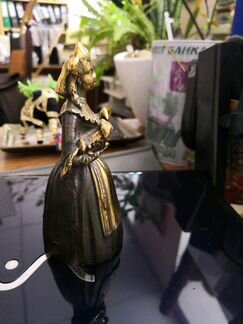 Колокольчик бронза Дама с собачкой